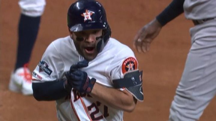 YourDaddyy_'s tweet photo. #Yankees #BuzzerGate https://t.co/31u45JXy1q