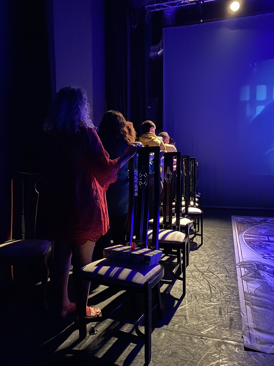 TBloomingdesk's tweet photo. Really proud of @naomihasson1 Know this project will take you really far my dear friend. Arte y pedagogía para llevar el mensaje de las comunidades compasivas a la comunidad. 👏🏻👏🏻👏🏻
@utopiangetxo @GetxoZurekin 
@GetxoUdala https://t.co/shVarQYzFl