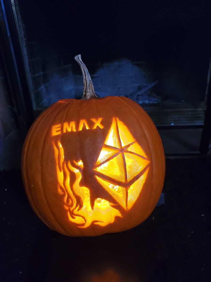 RichRocketM1's tweet photo. #PumpkinCarving and @ethereum_max... perfect combo for me https://t.co/7qTz92Cxcr
