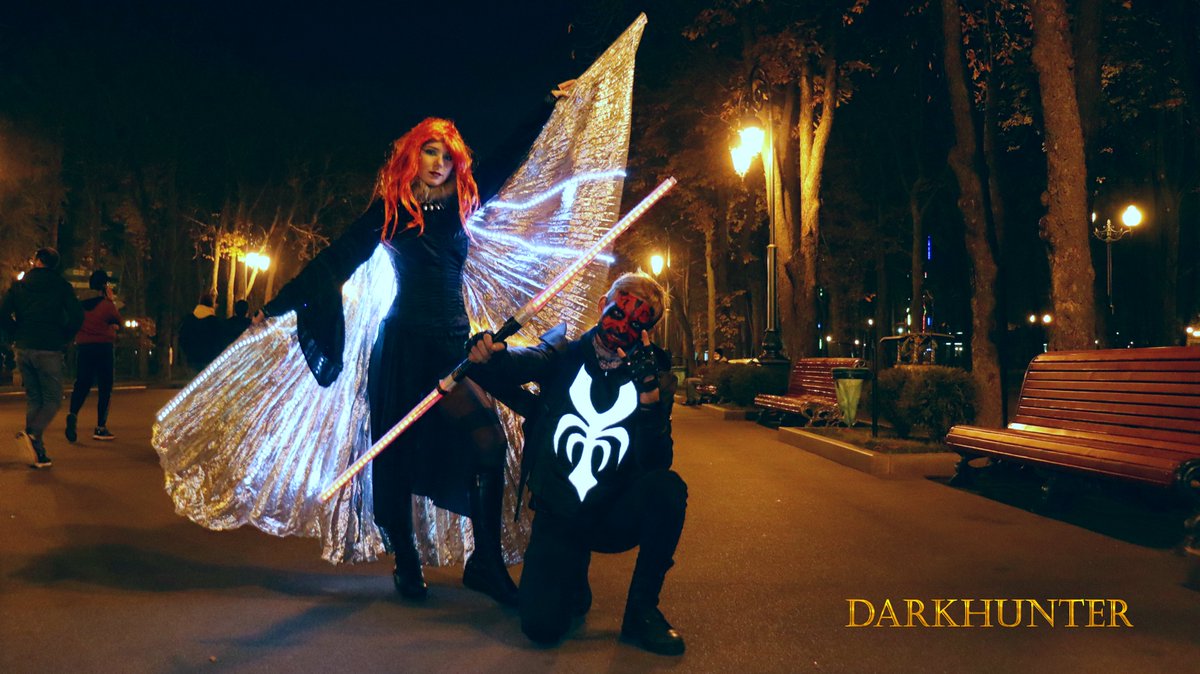 DARKHUNTERUA's tweet image. З усіх західних свят у Харківських молодіжних субкультурах чомусь особливо прижився Хеловін. Молодь готується до нього заздалегідь, як і власники багатьох кафе та крамничок у центрі міста... 
 #Хелловін #Харків #DARKHUNTER #halloween2021