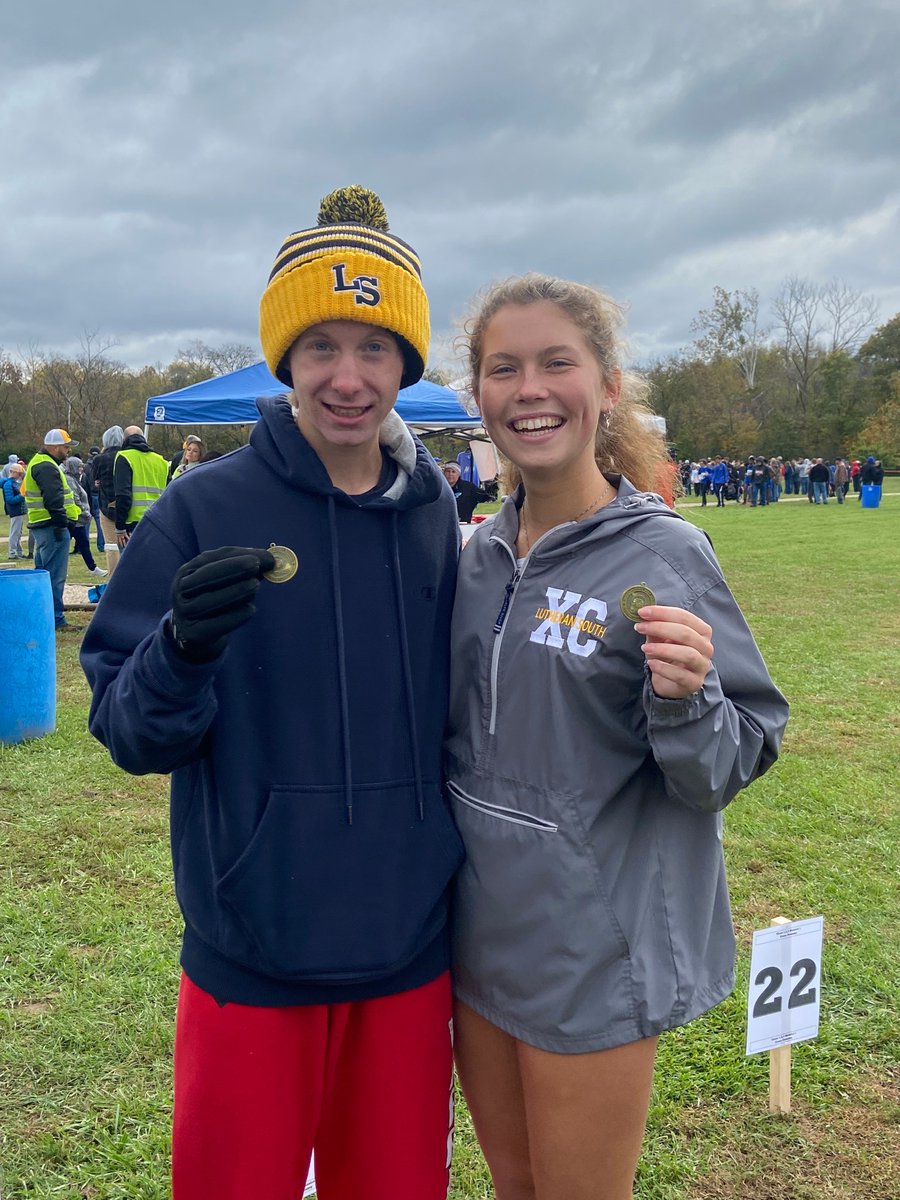 LHSSSTL's tweet photo. District champs! The girls cross country team took first at districts with five girls running in the top 20. The boys took fourth, landing both teams spots at the state meet. Additionally, Adam Snoke and Reese Schelp were individual district champions!🏃‍♀️🏃 https://t.co/p1buYCBYT6