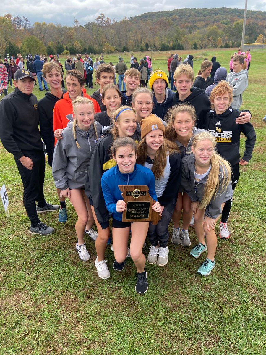 LHSSSTL's tweet photo. District champs! The girls cross country team took first at districts with five girls running in the top 20. The boys took fourth, landing both teams spots at the state meet. Additionally, Adam Snoke and Reese Schelp were individual district champions!🏃‍♀️🏃 https://t.co/p1buYCBYT6