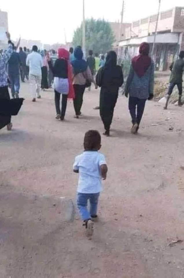 MuhsinSiddeg's tweet photo. اذا قتلت ثائر ..
تخرج الارض الف ثائر  #AgainstMilitaryCoup #Sudan #السودان https://t.co/mY8myJsnuN
