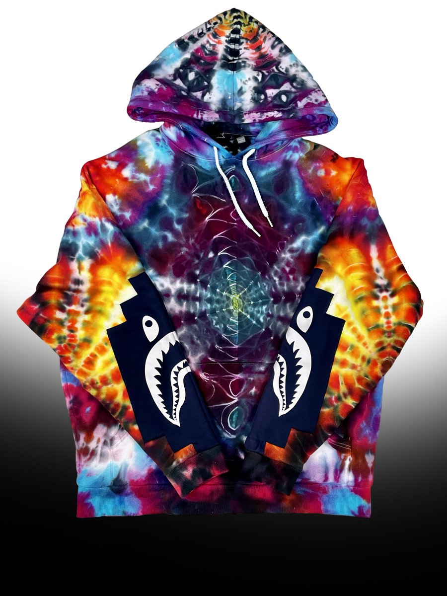 convinced another friend to get into the Fantom NFT ecosystem! Fosforos_ (pronounced like phosphorus)  
who knows if he will incorporate his clothing into NFTs but he is an incredibly talented person
go give him a follow!
x.com/Fosforos_