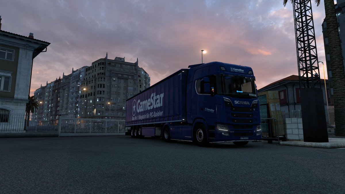cml_logistik's tweet photo. Zur Abwechslung war unserer Chef heute mal mit dem Scania S unterwegs im GameStar Design und hat in der virtuellen Welt die Magazine von @GameStar_de  ausgeliefert.

#chrismaximuslogistik #chrismaximus #virtuellespedition #gamestar #scs #scssoftware #eurotrucksimulator2 #ets2 https://t.co/mAdxESkV3F