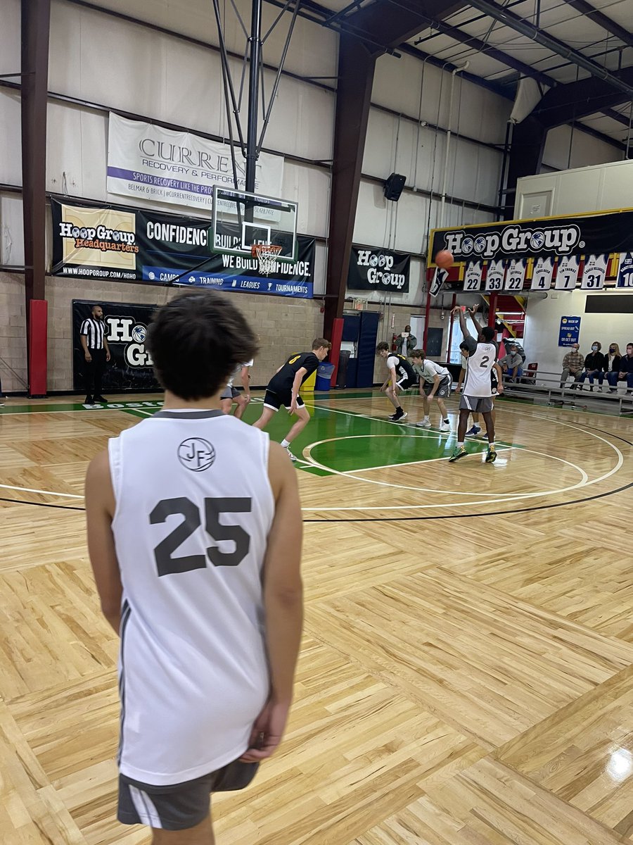 Boys lost a close one to #DBA17u  57-55 <a href="/Nyle_Coleman3/">Nyle Coleman</a> w 21 . Back at it tommorow at 1 🏀