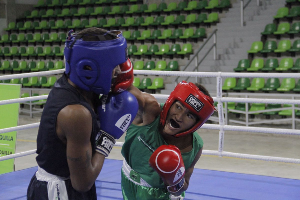 HablaDeportes's tweet photo. #BoxeoHD La segunda velada de Soy Campeón tuvo lugar en el Sugar Baby Rojas https://t.co/usXkhIT1yM https://t.co/ieLdJG6k5X