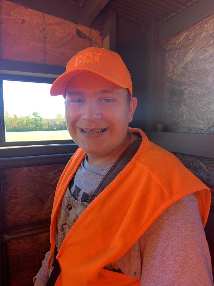 champmark9's tweet photo. Hanging out with Zachman in the deer stand this evening.   Hard to believe he is in the 8th grade !!!  #youthseason2021 https://t.co/A0g7cvHI5R