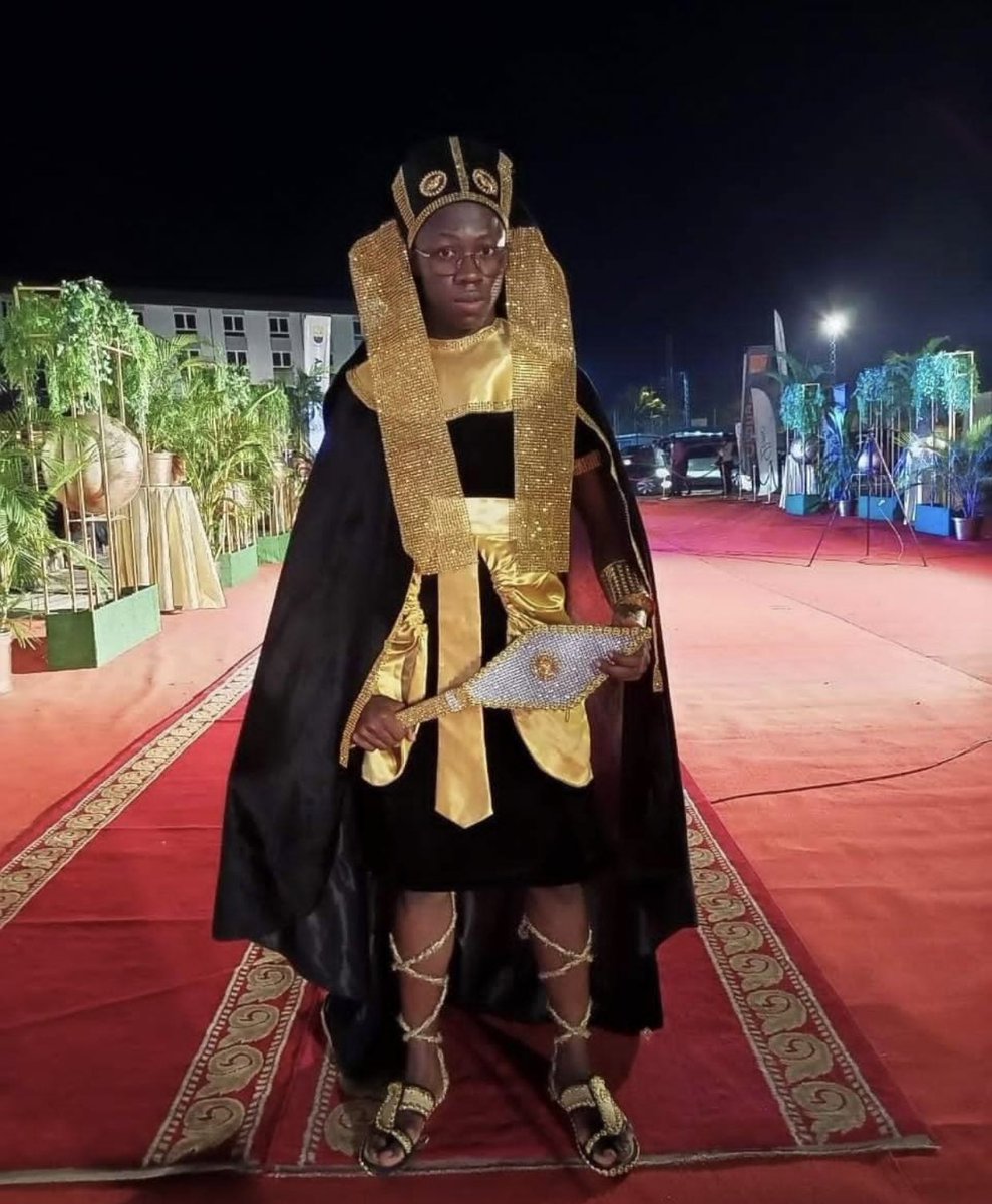 NancyStphane2's tweet photo. Ma’a Jacky c’est seulement Ma’a pharaon le tour ci? 😂😂😂😂
#CanalDor2021 https://t.co/Q5LNrKzLUj