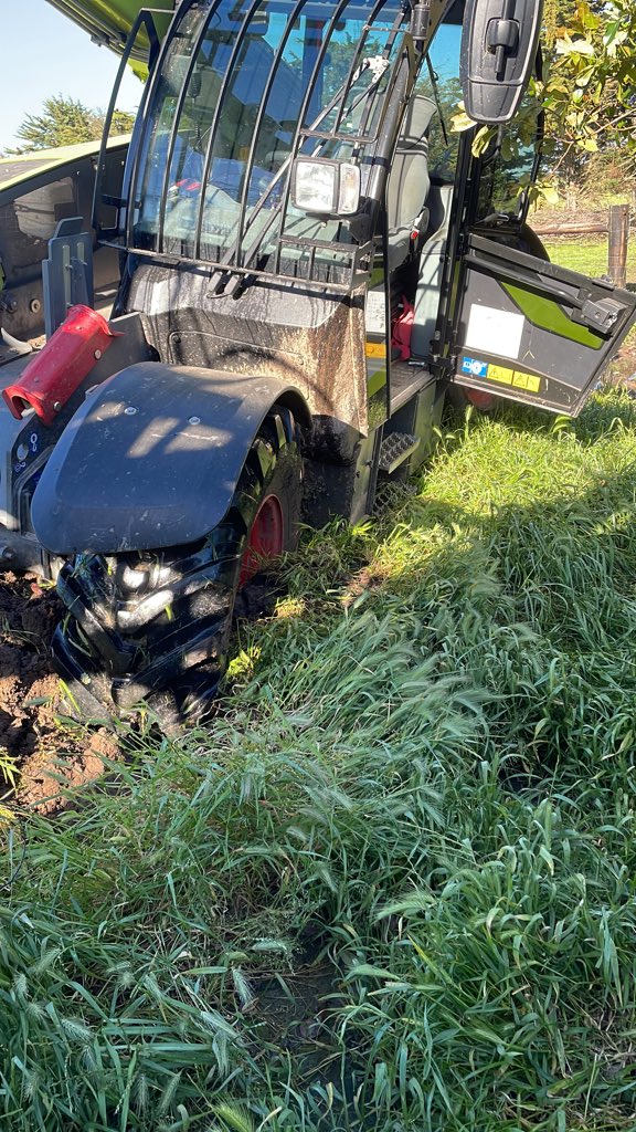 Pretty much November and still going down awesome for the pastures going to make canola harvest fun 😬😬