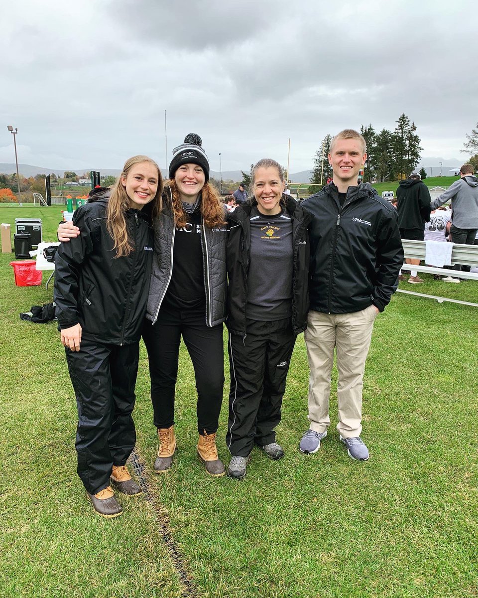 DrUberWithAGrrr's tweet image. When you love your co-fellow, but you’re on opposing sidelines for the game. See photos 2-4 for @TartanFB v. @SVC_Bearcats game summary #SportsMed #TartanDOGS #MedTwitter