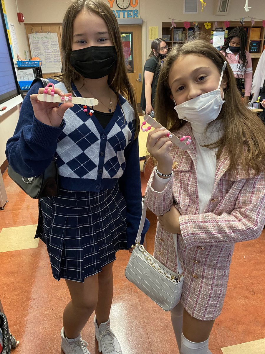 _Sara_Bender's tweet photo. After reading the story Crankenstein, students planned, designed, and built a fidget tool to help Crankenstein calm down. Materials included 1 popsicle stick, 2 pipe cleaners, 10 pony beads, and tape. Check out these awesome designs! #STEM #funin5thgrade https://t.co/N6EmdEAW8i