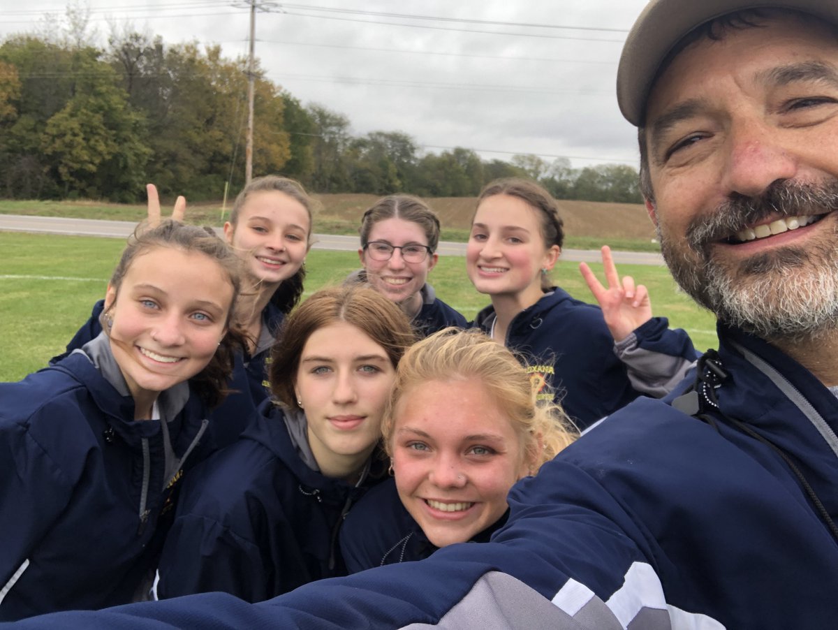 RoxanaAthletics's tweet photo. XC Sectional report
Riley Doyle QUALIFIES FOR STATE! Riley ran an amazing race placing 12th overall and will represent Roxana next Saturday at the cross country state championship In Peoria.
The best race for all Girls came on their last race! Great job ladies!
@RHS_Shells https://t.co/fNYCJbBmB7