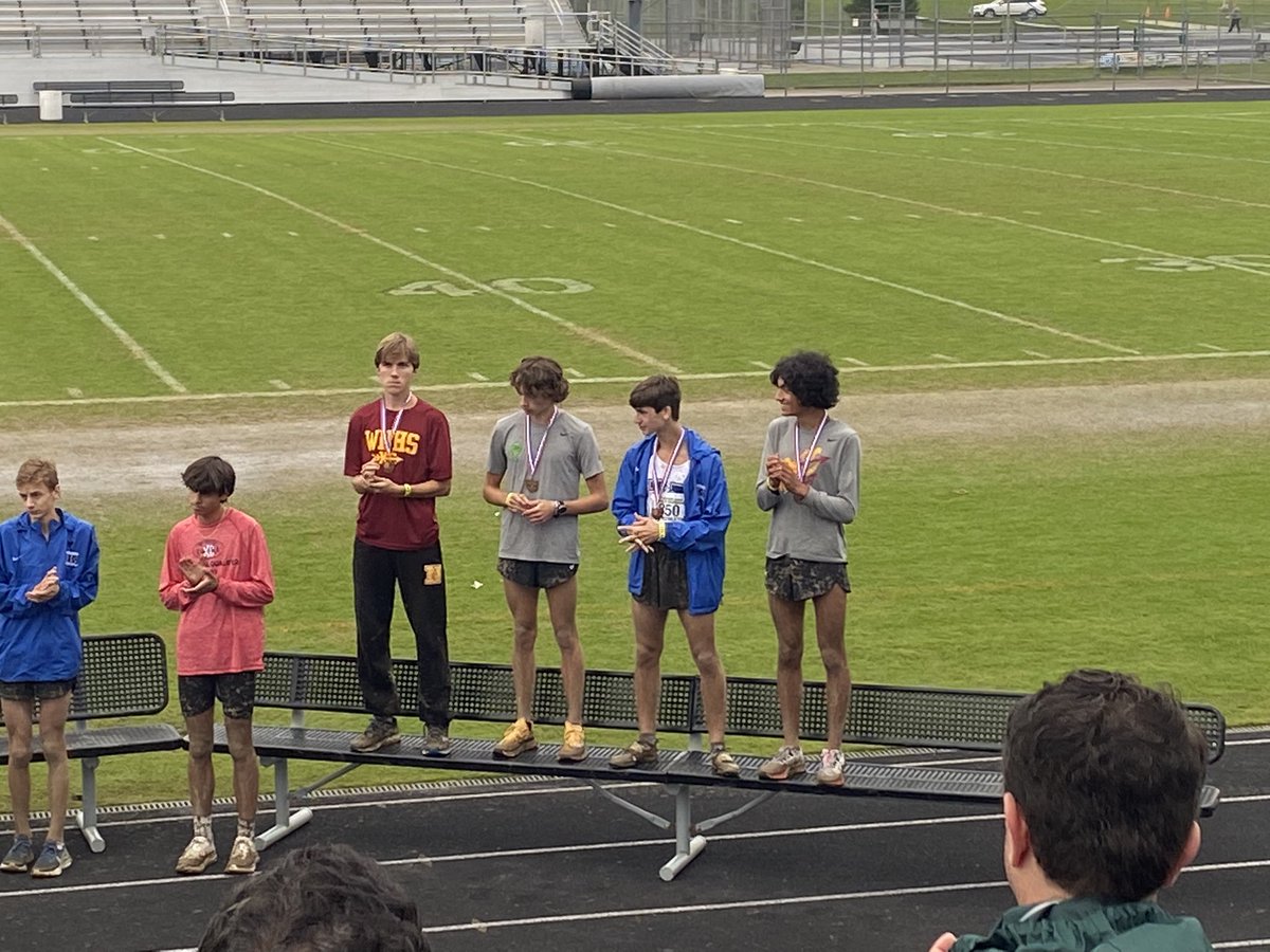 WNHS_BoysXC's tweet photo. Phenomenal TEAM effort today in a tough, muddy race at Regionals! Finished 7th overall as a team and have two runners headed to State! HUGE Congrats to Ben Gabelman and Andrew Bracken for earning their spot to the State meet next weekend!!! Very proud of this team! WE>me!
#ALLN https://t.co/SqwKo3tF8A