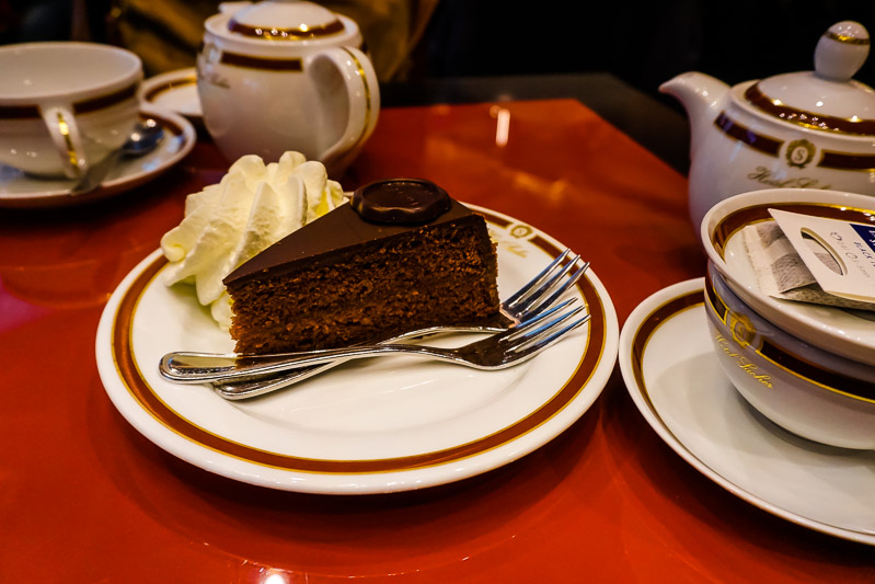 sheriannekay's tweet photo. Plan your time in Vienna Austria with these 55 things to do, see and eat https://t.co/ftzhfx3kqL via @sheriannekay #ViennaGoForIt #visitaustria #VisiEurope https://t.co/VHh8iUpNch