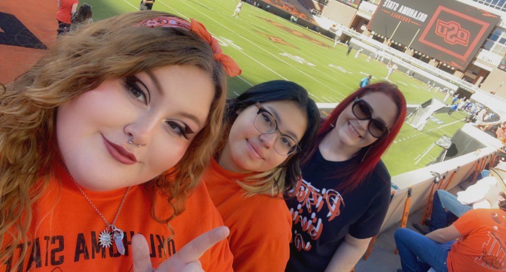 bkjade5903's tweet photo. it’s homecoming!!!!! #GoPokes https://t.co/o9TRV0TbhT