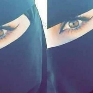 #العنزي
.
.
،

في غيبتك واسيت حالي بحالي
وتعبت أقول لصورتك أنت وينك ؟
.
.
#العنزي