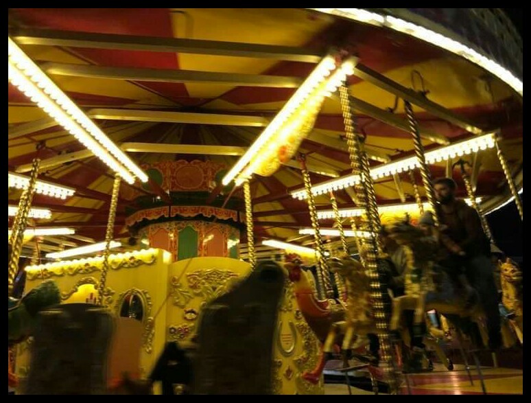 AndUnd21's tweet photo. Round
Up
Down
Round
#ThemePark #NightPhotography #Photography #Carousel #MerryGoRound https://t.co/8Hv4O7rayG