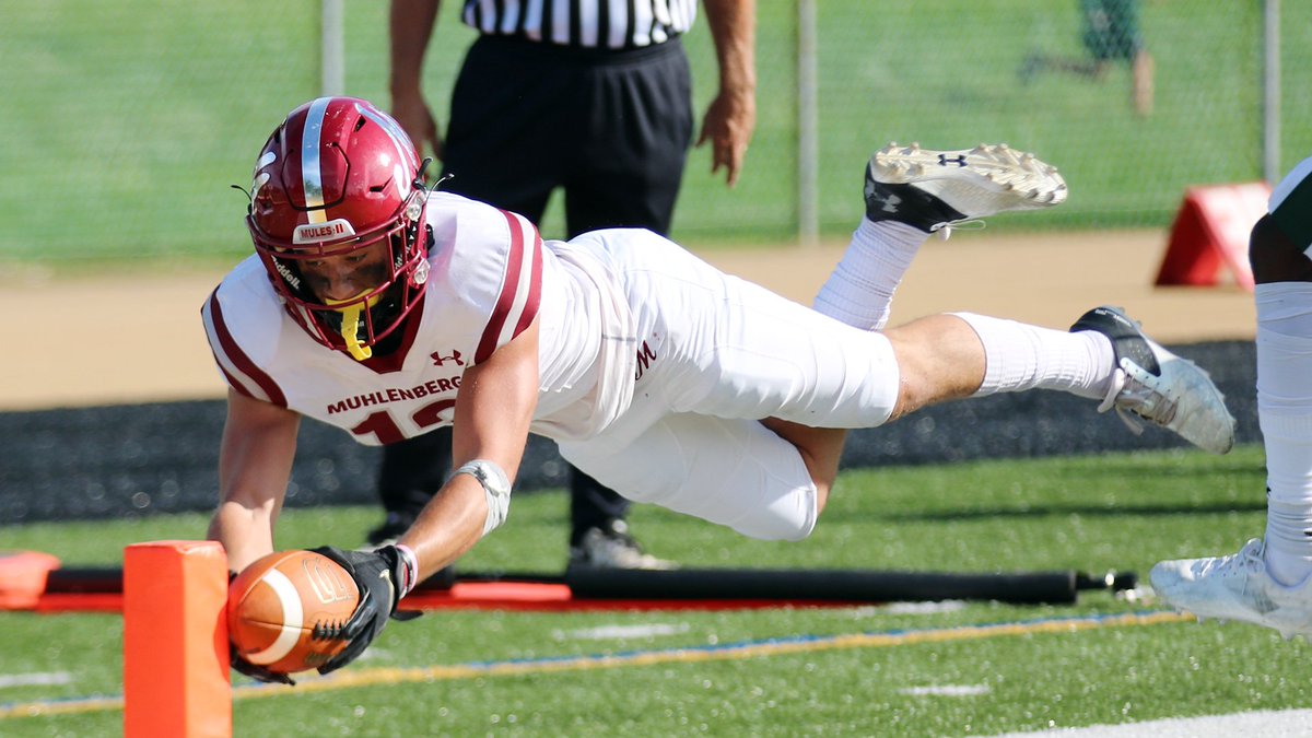 Muhl_Sports's tweet photo. #Muhlenberg football moves into three-way tie for first place with 27-10 win at F&amp;M. Big showdown next week!

🏈 defense: one first down in 2nd half
🏈 Barnett 15 tackles
🏈 Kirin 12 tackles, blocked punt
🏈 Hnatkowsky 3 TD passes

https://t.co/rILZTGp27i

#d3fb @DigInMules https://t.co/Odc6ysFepi