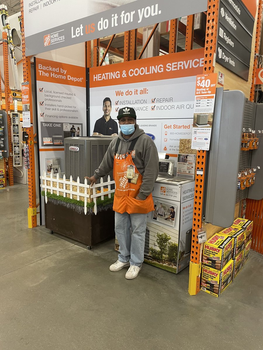 Terry and Tyler facing off on who can drive the most leads. Tyler had the upper hand with the karaoke machine!!  🎤 🍬 🎃 <a href="/LorieCorke/">Lorie Bowen</a> <a href="/EldredPeterson/">Pete Peterson</a> <a href="/NalleyChris/">nalley's</a>