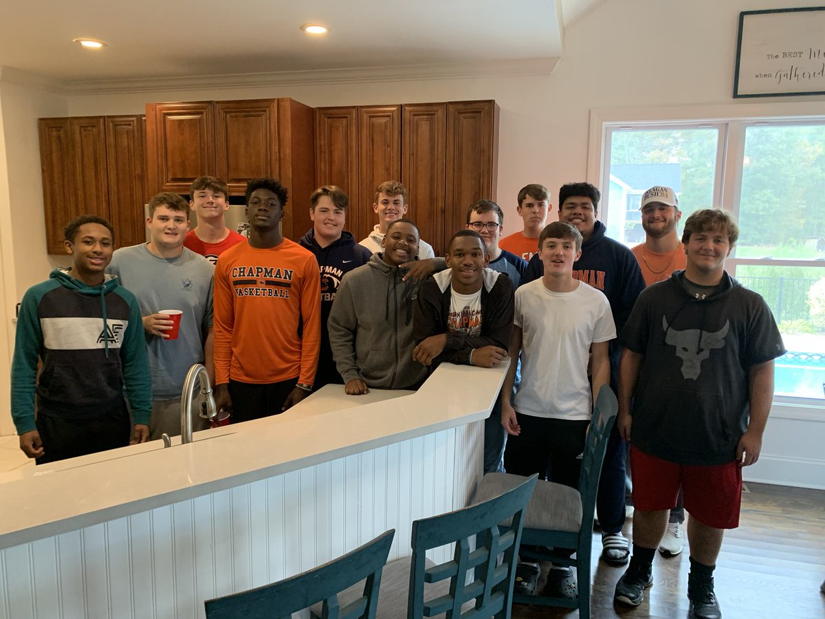 CoachDailey_64's tweet photo. HUGE shout-out goes to @KaronDailey1 for the FANTASTIC spread today!!! The fellas really enjoyed it!! #thatgirlcancook https://t.co/2CSPPMFBJP