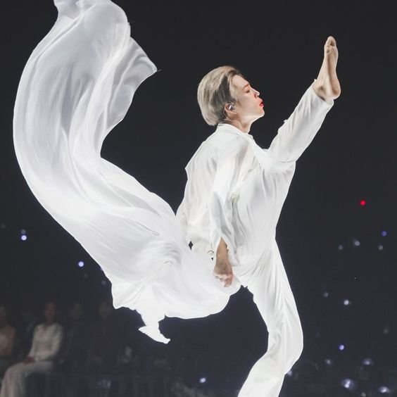 SwagDeysi13's tweet photo. Momentos icónicos de Jimin. Parte 1 @BTS_twt https://t.co/49ZLgp3FAA