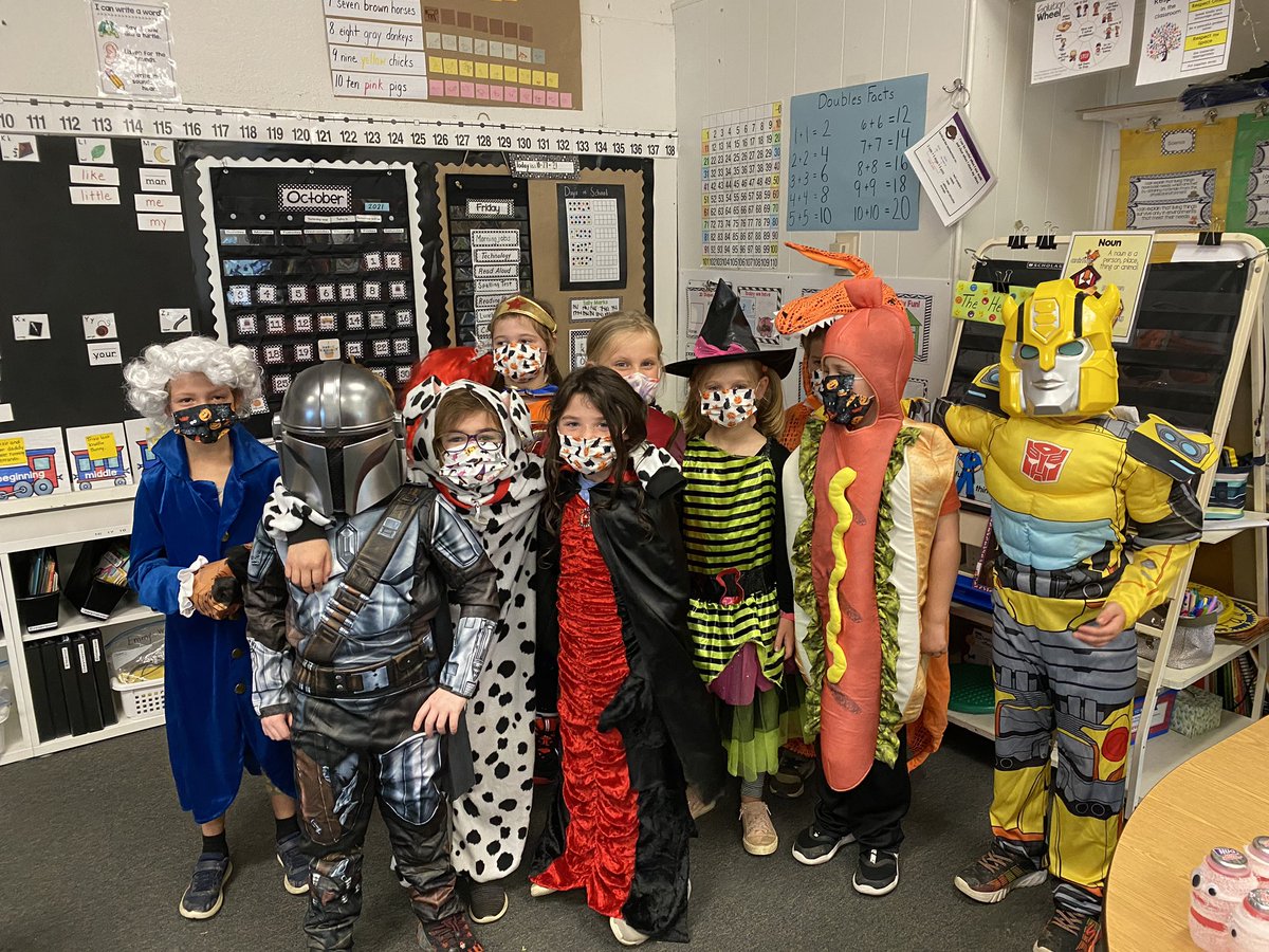 wigginfirst's tweet photo. Fall fun in First Grade.   @WigginStreet https://t.co/B17umoM0Zi