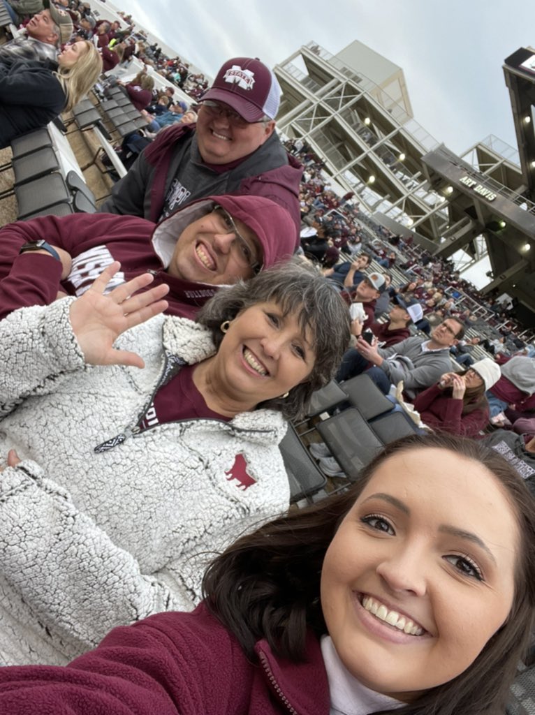 LeahGraham09's tweet photo. #HailState https://t.co/5dj12EcfhI