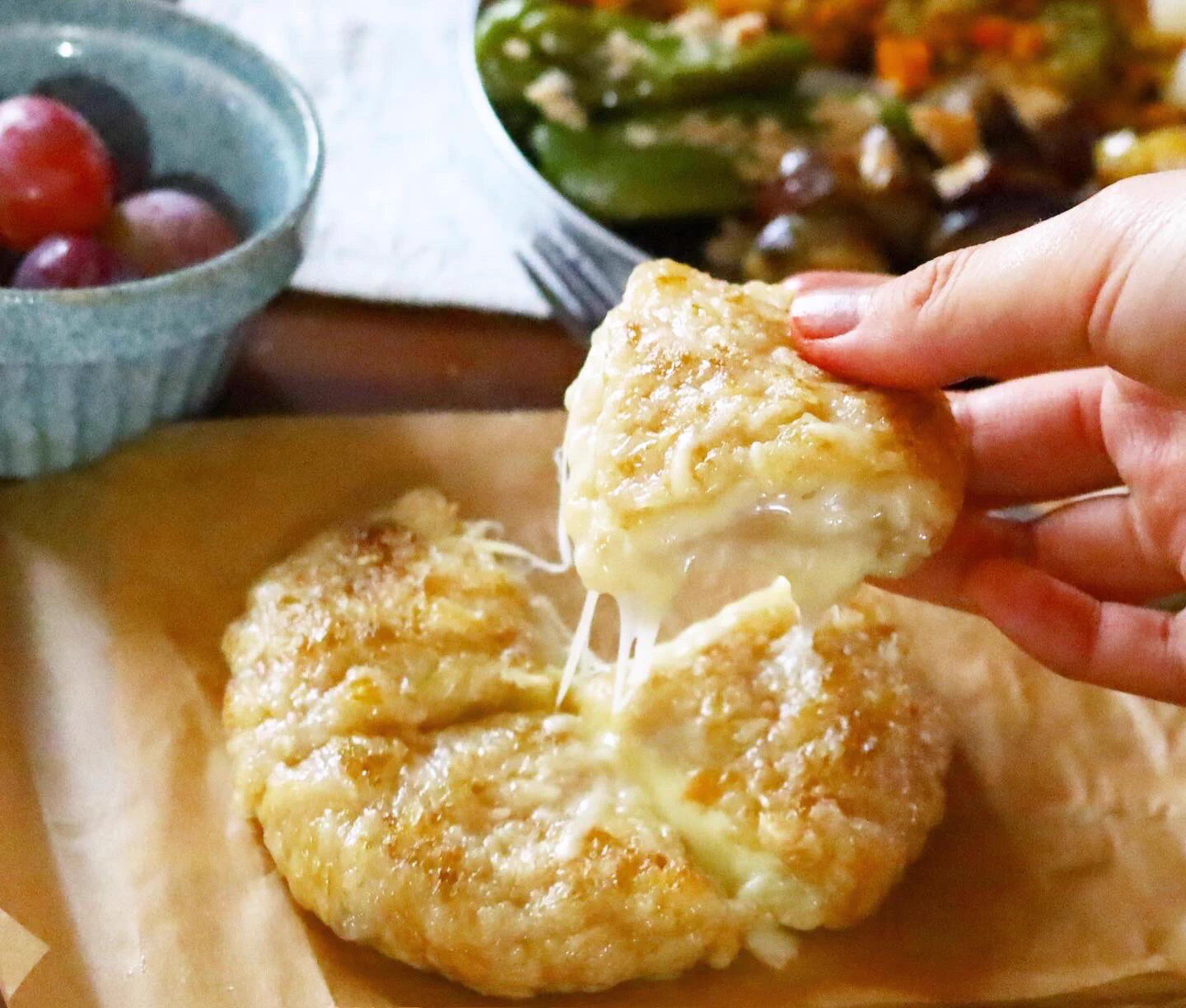モチモチ食感が特徴！オートミールで作るチーズナンが絶品！
