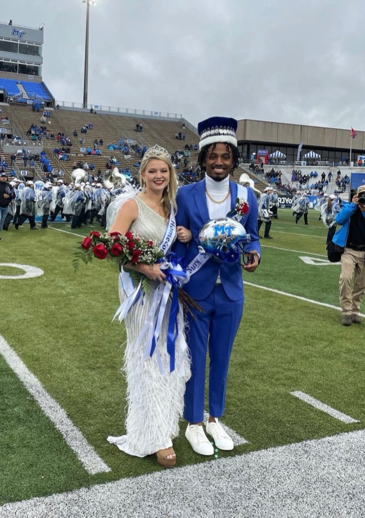 MTSUHomecoming's tweet image. Homecoming 2021 King and Queen ⚡️
King- Joshua Gray. Queen- Ashlee Dunn