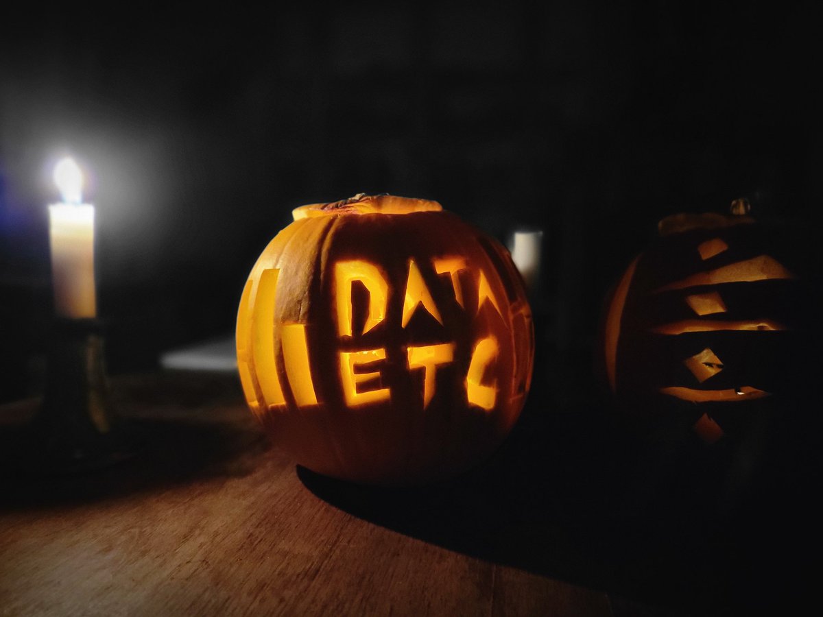 data_etc's tweet photo. Happy 🎃 ! https://t.co/C0Wm9agUfH