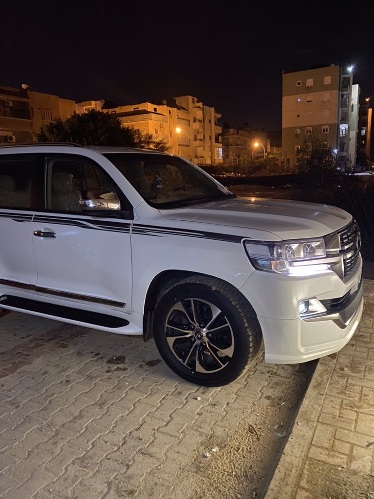 mashawiryben's tweet photo. متااااح الان #تيوتا #لاند_كروزر للإيجار 💥🚘

عندك مناسبة فرح وتبي سيارة زفة بالزينه او من غير؟؟ 😍

عندنا نظام الايجار بالساعه و باليوم 

فريق عمل متكامل طوال اليوم 🔥🔥
 
للحجز او الاستفسار علي الارقام التاليه 📞📞
0945537090
0915537090
#مشاويري 
اختيارك الامثل https://t.co/mhI3zIWfsE