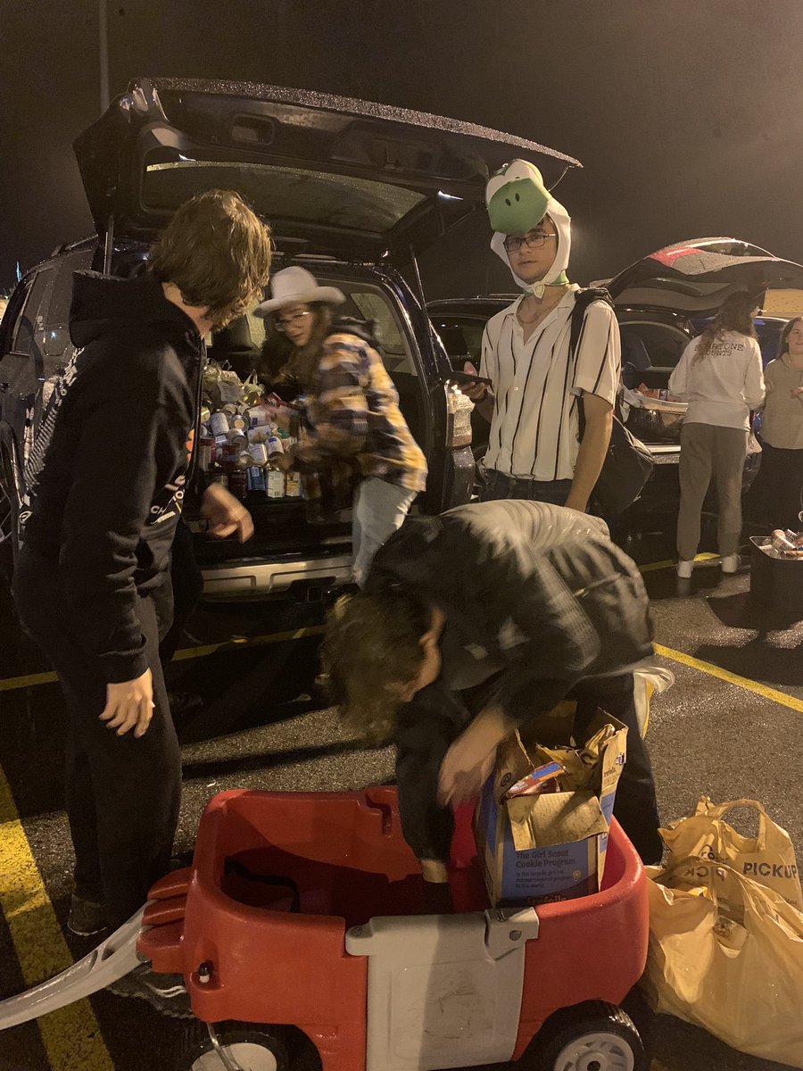 phsnnhs's tweet photo. Bring in your cans for trick or treat!!  NHS making the Food pantry full! https://t.co/FfgOOj1zHs