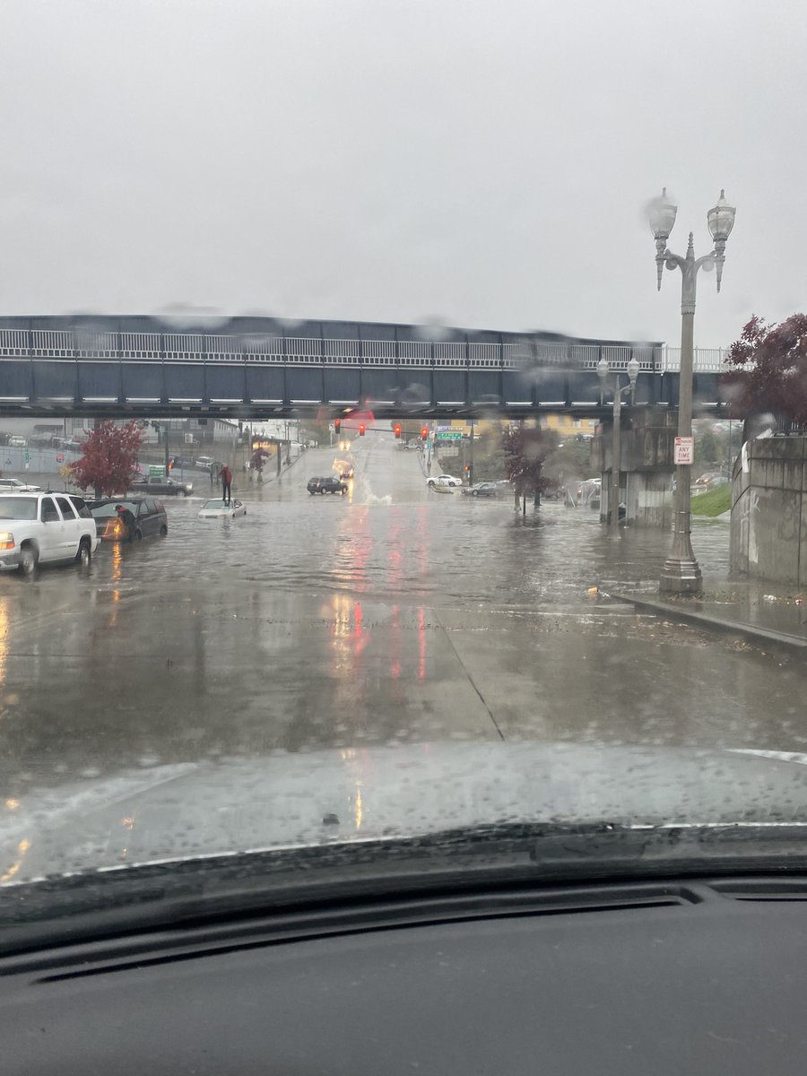 maddydullum26's tweet photo. Meanwhile in Tacoma. @KING5Seattle https://t.co/d2Lk2gDJV3