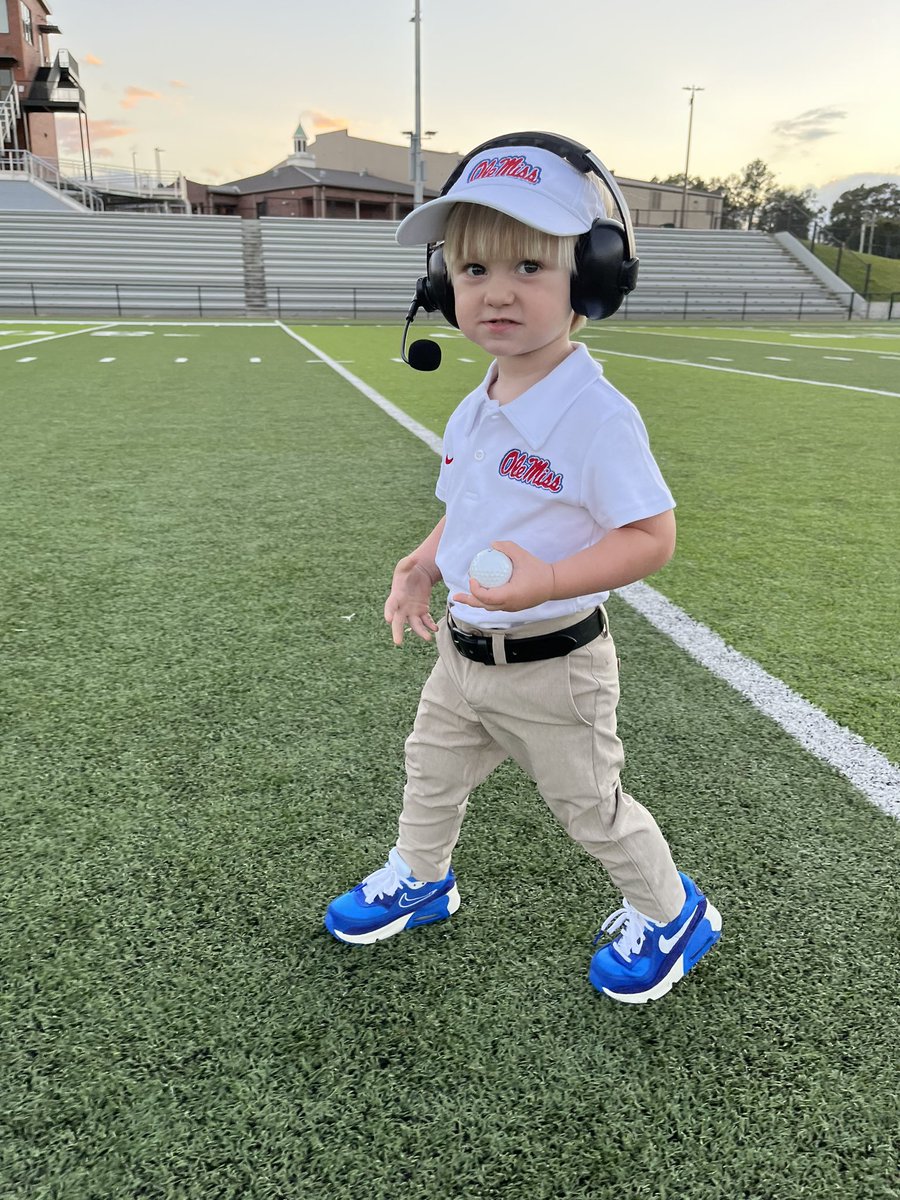 CoachMellown's tweet photo. Big shoutout to @Lane_Kiffin for stopping by practice today #HappyHalloween https://t.co/HwshlWSAbe