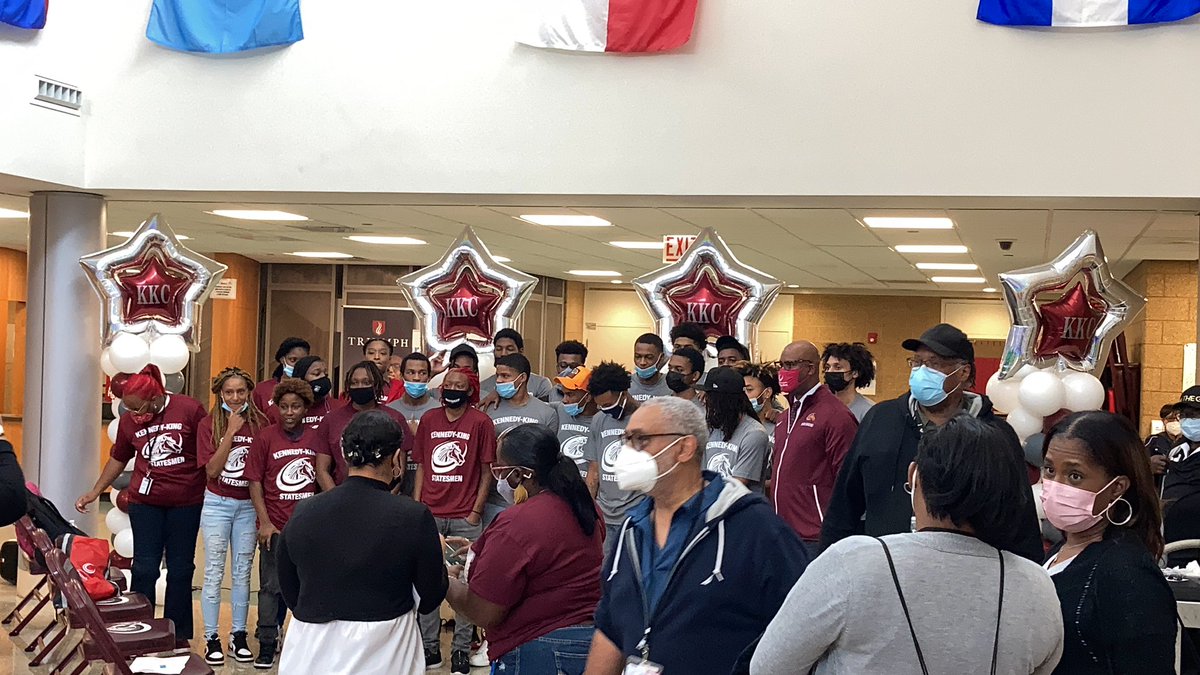 KKCAmbassadorKR's tweet photo. Had a fantastic time at the @KK_College Men and Womens Basketball Pep Rally today! 🏀 #kkc #statesmen #hoops https://t.co/rluc69fX2P