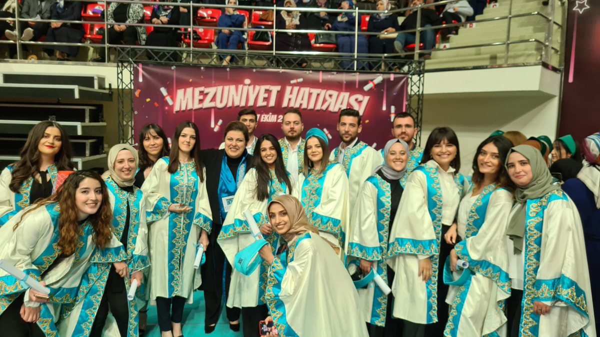 Gamzecolk98's tweet photo. Üniversite hayatım boyunca bizden desteğini hiçbir zaman esirgemeyen  ve tecrübeleriyle bizlere ışık tutan tüm saygıdeğer hocalarıma emekleri için çok teşekkür ederim.. 
@DidemTuncez @serifeozkn @drhasanalma https://t.co/lIYVdQSpjZ