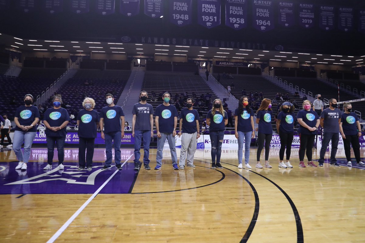 kstatesports's tweet photo. Thank you to Special Olympics of Kansas (@sokansas) for joining us tonight for some 🏐 @KStateVB https://t.co/WNKyJnlOe5