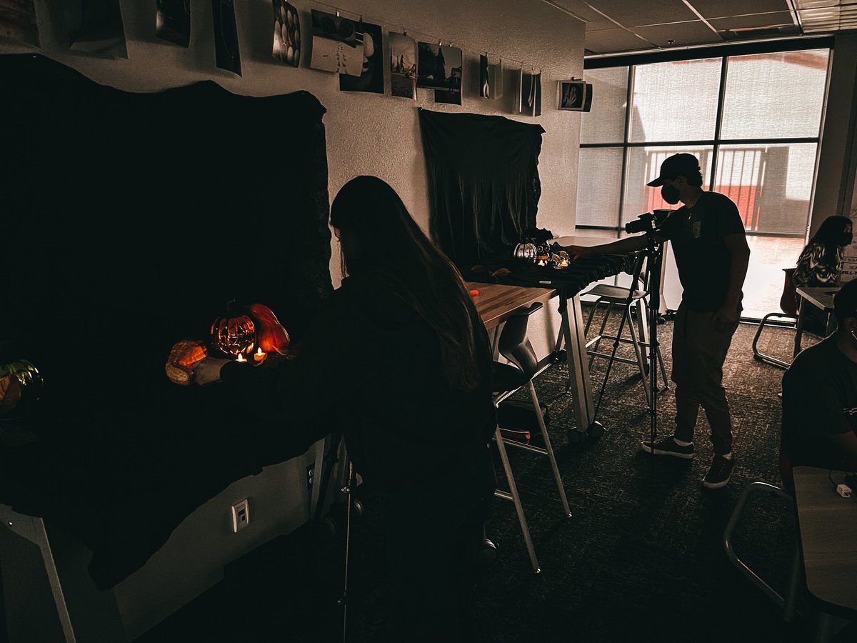 This week we’ve been practicing #ISO and how it affects a camera’s sensitivity to light. Students get to set up their spooky still life, creating an autumn ambiance 🍁🎃💀using only 3 tea lights as their light source. #highschoolphotography #photography