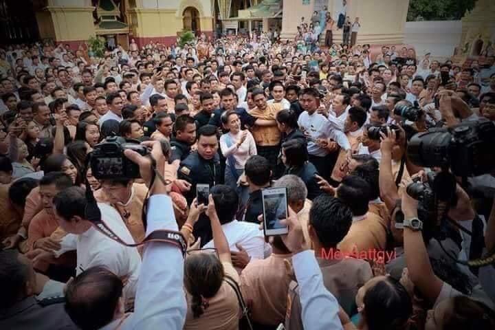 DustinNaing1997's tweet image. #AUNG SAN SUU KYI of BURMA 

She is the one who loves them and whom they love. She is their leader for democracy, human rights and the future.

#Oct29Coup 
#WhatsHappeningInMyanmar