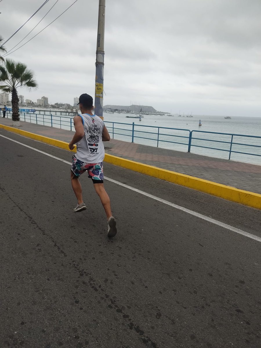 _salinasrunning's tweet photo. No importa que tan lento vayas mientras no te detengas...
#deporte #AmoCorrer #SumandoKmx #MeEncantaCorrer #esdecorrerdores #running https://t.co/CMW7gTMino