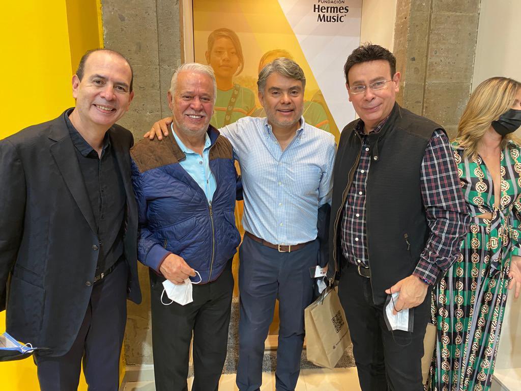 VGG_MX's tweet photo. Como representante de @musicossutm fue un gusto asistir a la inauguración #GranOpening de la tienda de @F_HermesMusic en Bolívar No. 51, colonia Centro, en la #CDMX. https://t.co/k5tgVMSM8I