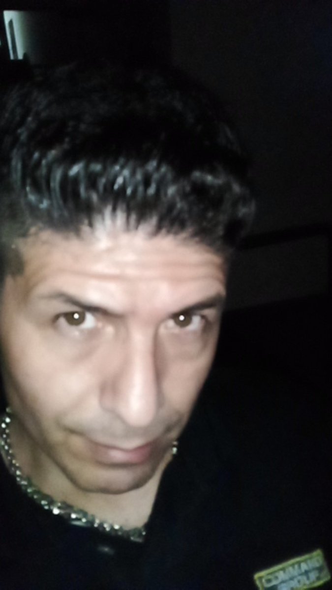 seryis2's tweet photo. #de20a24popradio @hectorlocutor Buenas noches Héctor hoy escuchando la radio desde la nocturnidad de la clínica en Quilmes!!! Saludos a todos!!! https://t.co/YSO2qfgapW