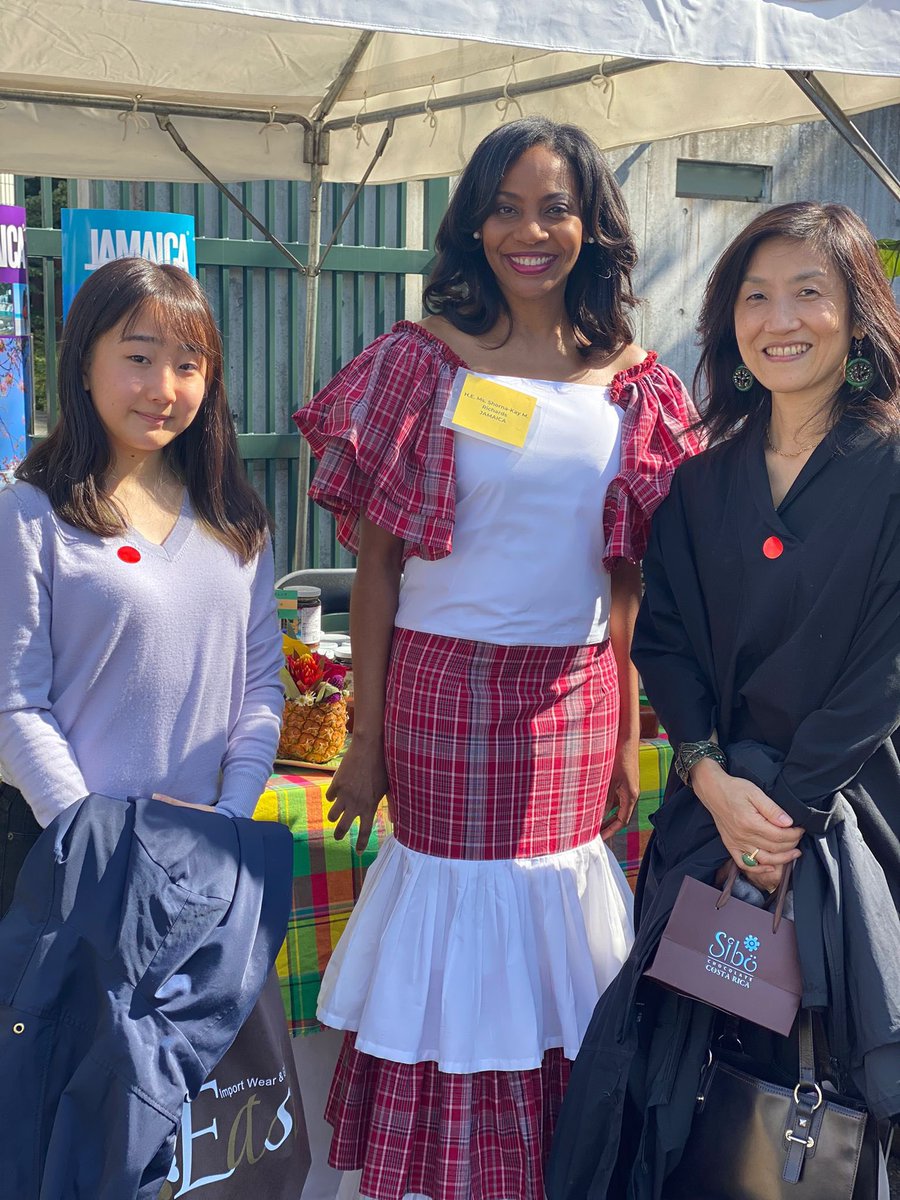 JamaicaEmb_JP's tweet photo. バザーを大成功に導いてくれたジャマイカ人、日本にいるジャマイカの友人、そしてご来場下さった皆様にとても感謝しています。ジャマイカ🇯🇲の事をもっと知っていただける将来の機会に、又多くの皆様にお会いできることを楽しみにしています。 https://t.co/zFMx2i07UJ