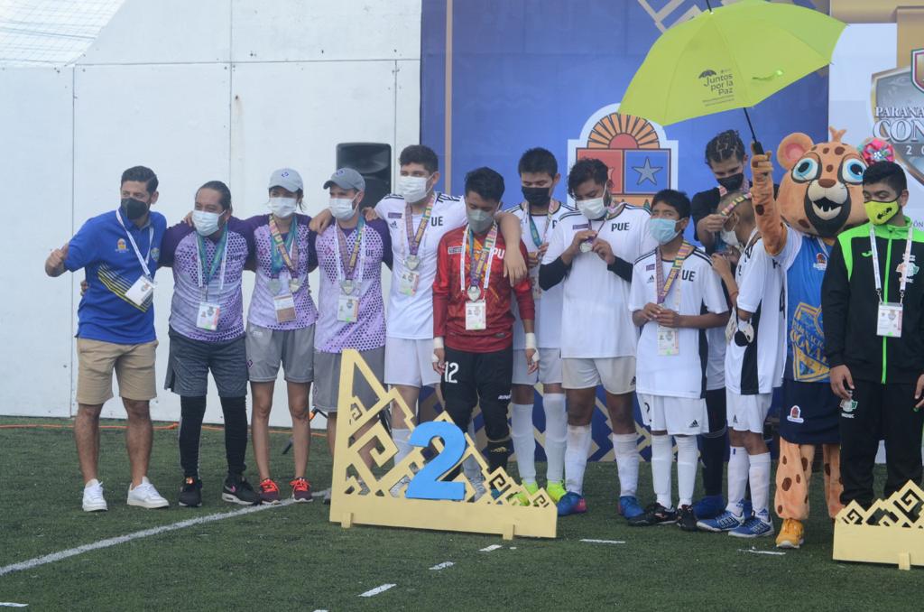 TonyLopezPinzon's tweet photo. Coahuila, campeón en fútbol 5 en los #Paranacionales #CONADE2021

•La medalla de plata fue para #Puebla, el bronce para el Estado de México 

Cancún.- El Estado de Coahuila se  coronó flamante campeón de la disciplina de Fútbol 5 Side (para ciegos) al vencer por marcador... https://t.co/bZBI2AROAM