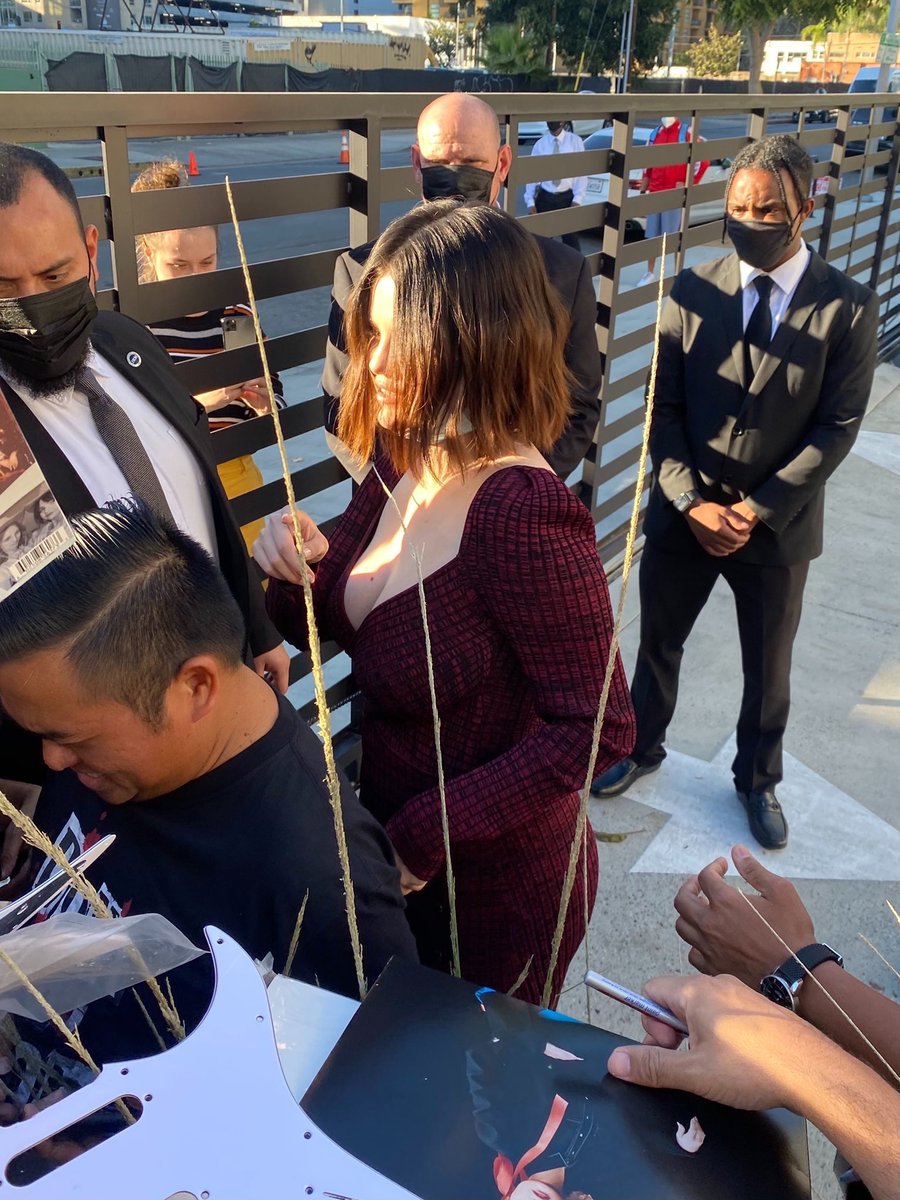 Selena hari ini lagi ada di Los Angeles buat promosi Only Murders in the Building ❤️

I vote for #SelenaGomez as #TheComedyTVStar in this year’s #PCAs