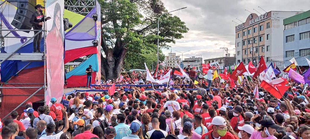 MrtGirardot's tweet photo. Extraordinario Inicio de Campaña del Edo ARAGUA Junto a nuestra Futura Gobernadora @Soykarinacarpio 

La militancia #TupamaroRebelde participa con gran entusiasmo y amor para así garantizar una victoria contundente este #21Nov https://t.co/IcwjELdRr5