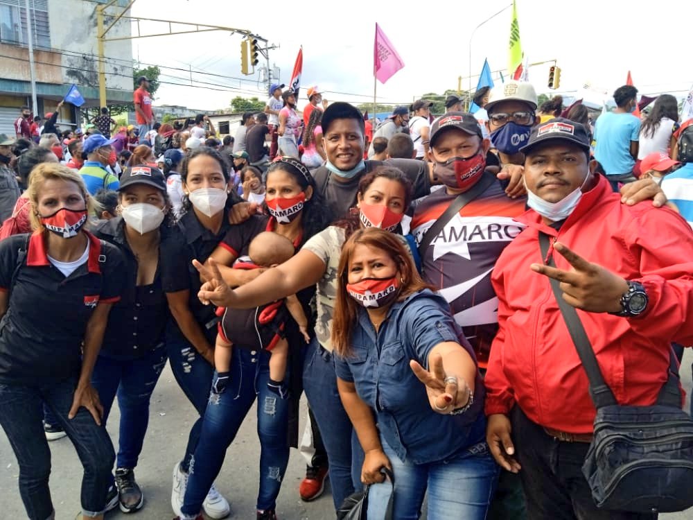 MrtGirardot's tweet photo. Extraordinario Inicio de Campaña del Edo ARAGUA Junto a nuestra Futura Gobernadora @Soykarinacarpio 

La militancia #TupamaroRebelde participa con gran entusiasmo y amor para así garantizar una victoria contundente este #21Nov https://t.co/IcwjELdRr5