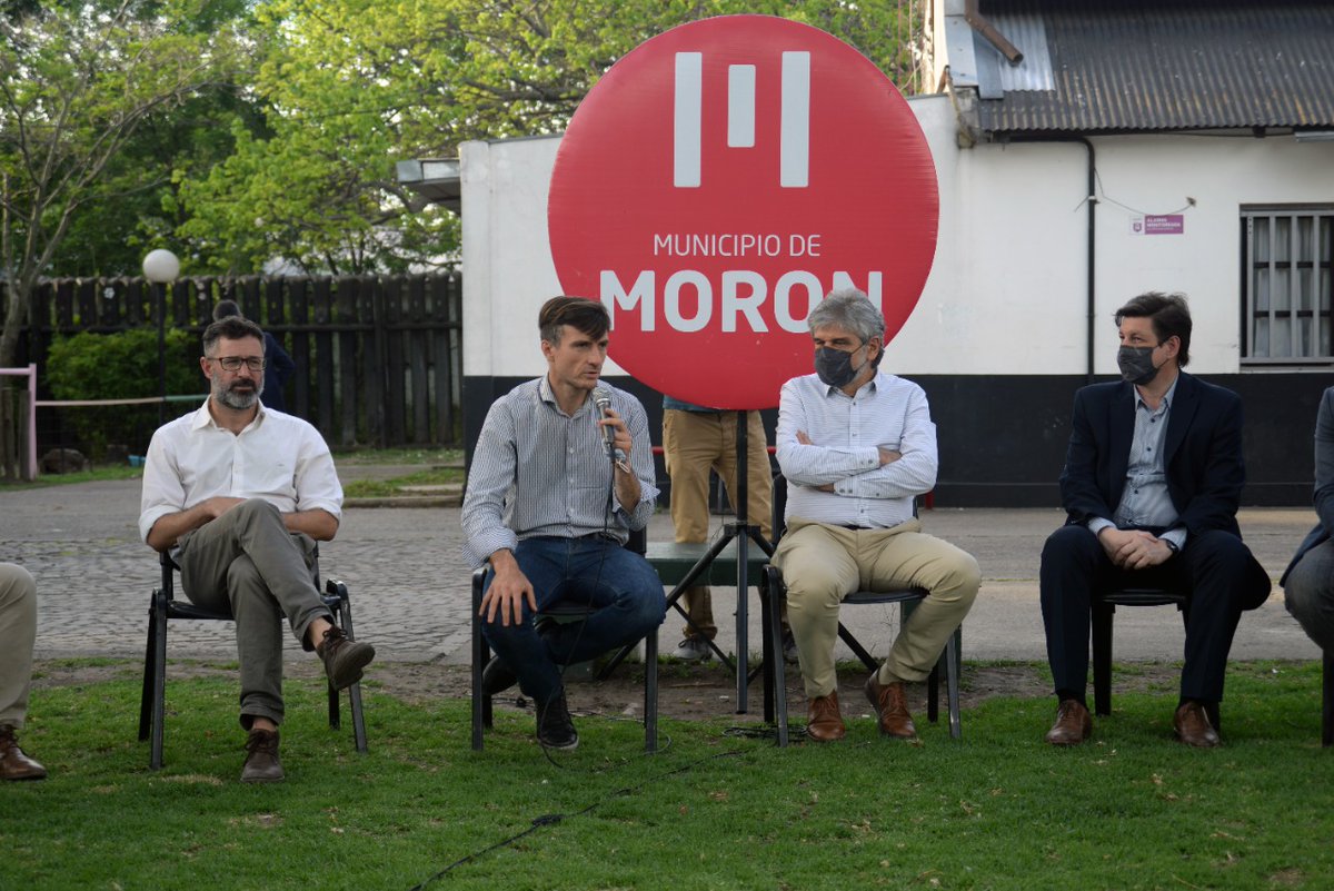 Moron2027's tweet photo. ➡️ Recibimos en #Morón al ministro @FilmusDaniel  para mantener un encuentro con representantes de empresas e instituciones tecnológicas del distrito. https://t.co/k83G8DUb4C