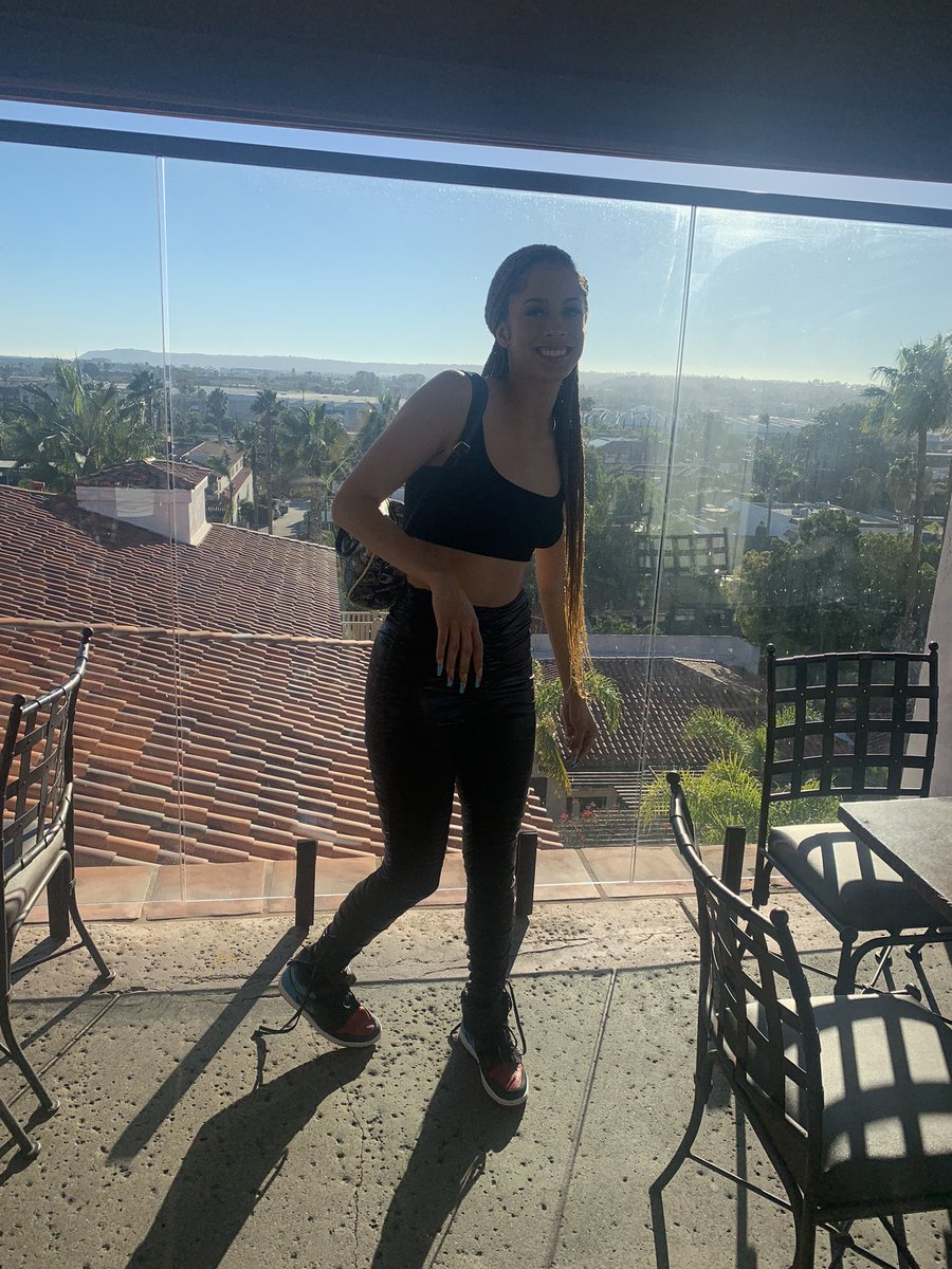 traphousemo's tweet photo. Just happy to be here #26 https://t.co/a8ny6UO2cl
